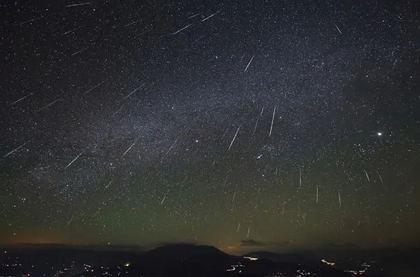 双子流星雨週日凌晨给你好看 人在洛杉矶网lapeople Com