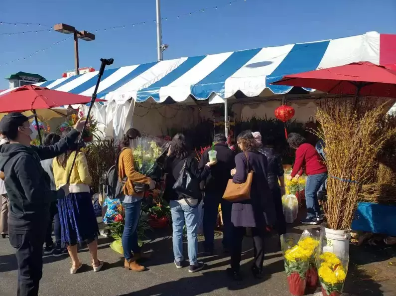 橙县小西贡举办新年花市 吸引大批华商和客人前往 人在洛杉矶网lapeople Com